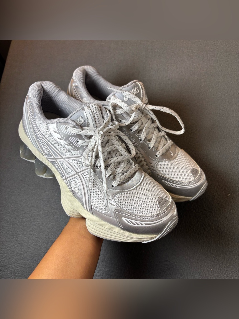 ASICS Gel-Kinetic Fluent White Silver Y2K Dad Shoes Size 6W/4.5M